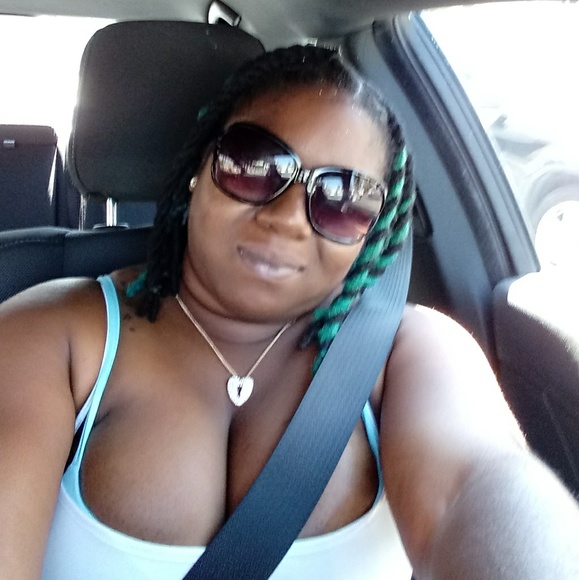 Meet your Posher, Leonette - Picture 2 of 3